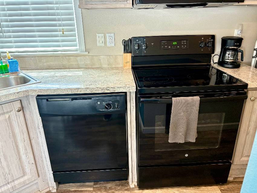 1300 N River Road Lot E92 a Venice, FL Mobile or Manufactured Home for Sale